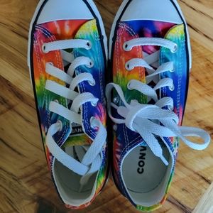 Youth size 12 tie dye converse.
